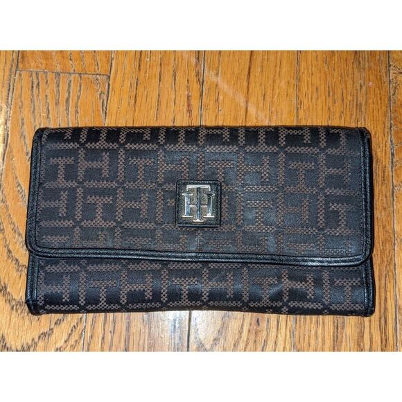 Tommy Hilfiger Women's Checkbook‎ Wallet Black - Picture 1 of 5